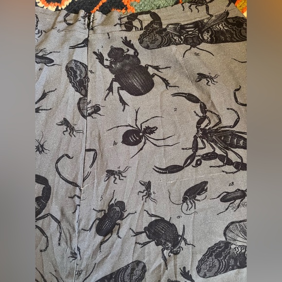 Disturbia PARASITE MIDI SKIRT 10 - buttons & arthropods - Picture 5 of 7